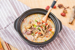 六年级《三黑和土地》教案_三年级下册了解土壤的教案